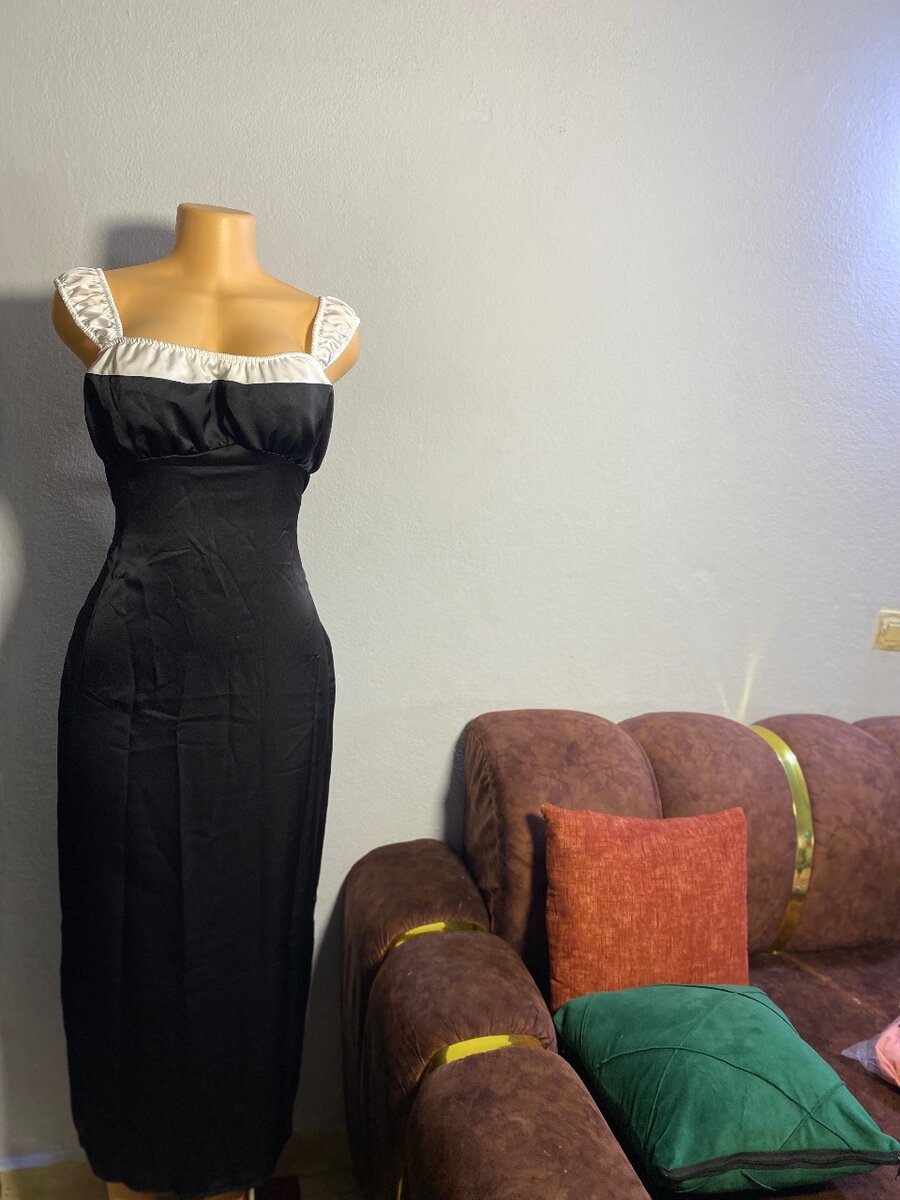 Robe Noire Élégante Maxi