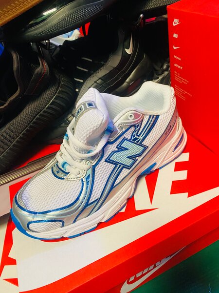 Chaussures de sport blanches tendance