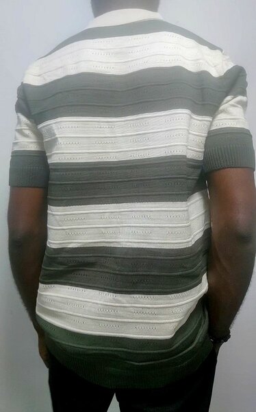 Polo rayé pour homme élégant