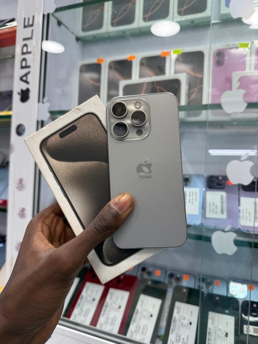 Disponible 15 Pro 128go CE