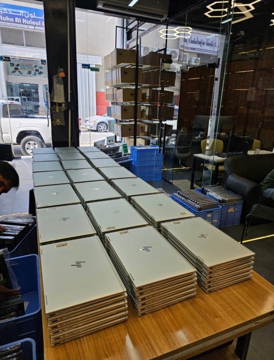 HP elite laptop, Face ID, fingerprint and touchscreen