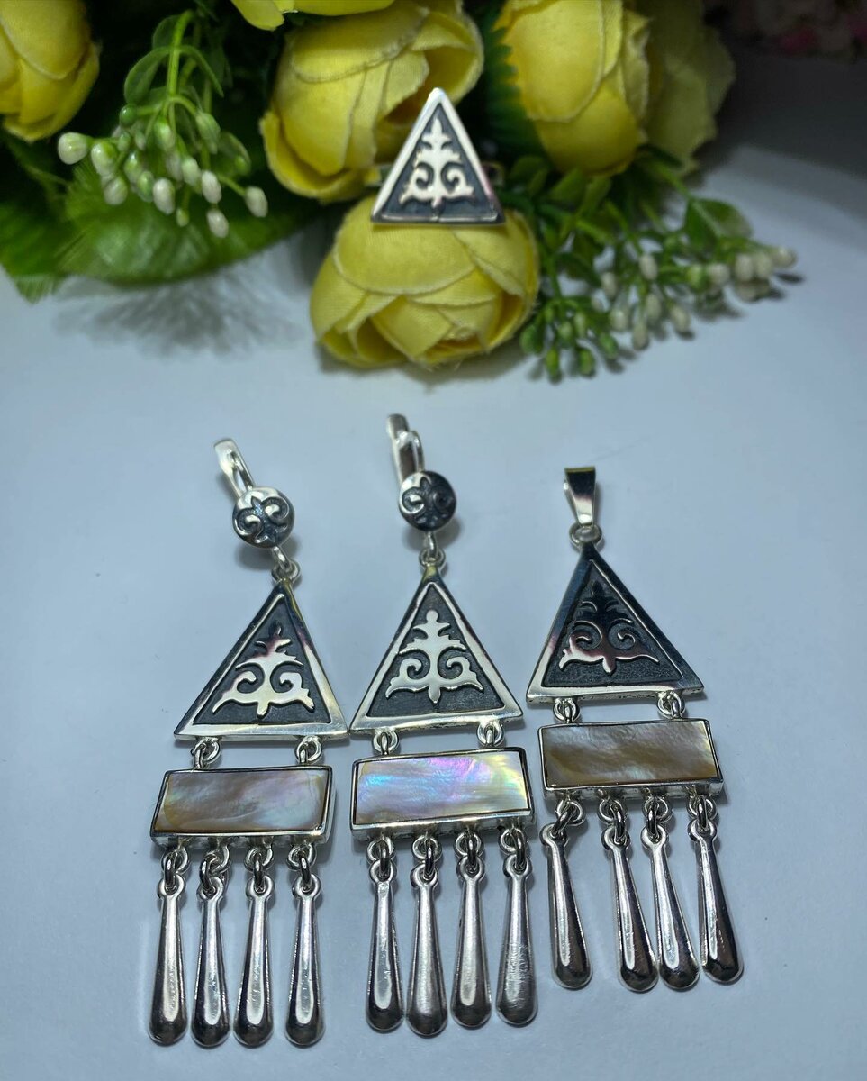 ЭТНО-КОМПЛЕКТЫ с натуральными камнями