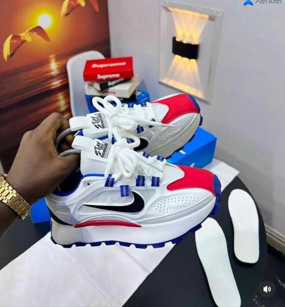 Sneakers colorés Nike tendance