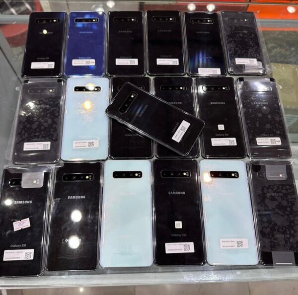 SAMSUNG GALAXY S10+