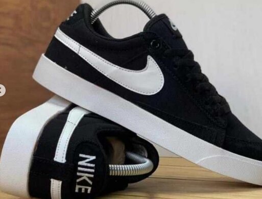 Boxed nike Sued black