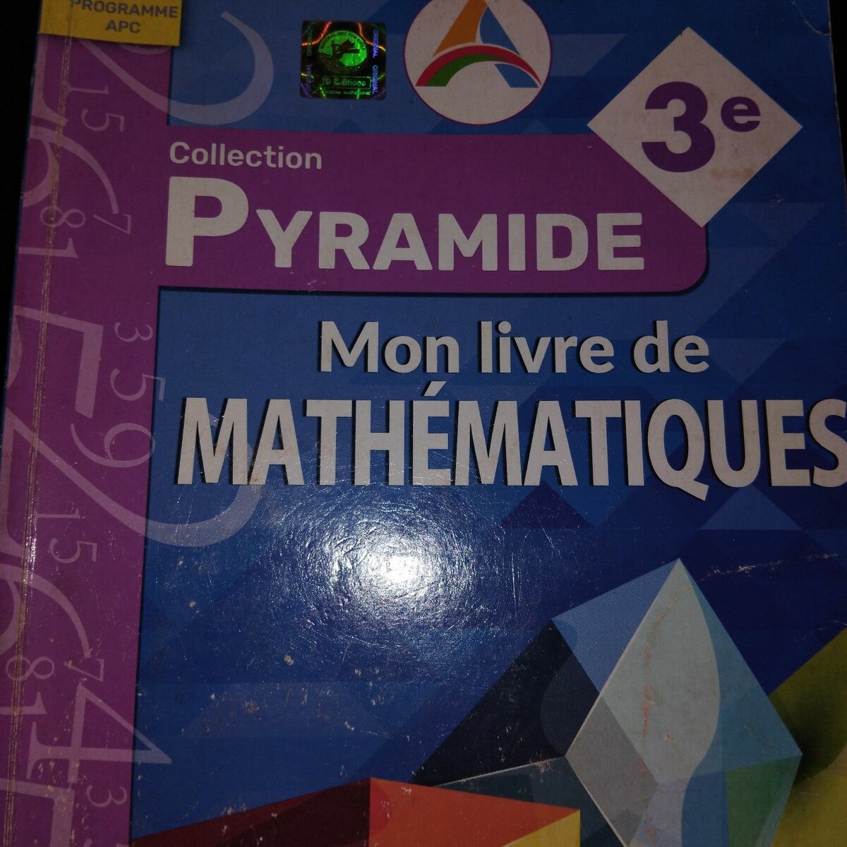 Livre de Mathématiques Pyramide
