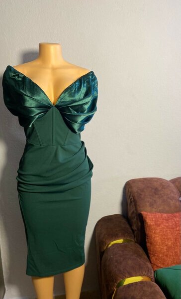 Robe moulante verte élégante