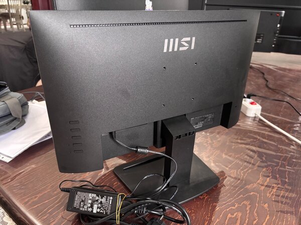 ПОЧТИ НОВЫЙ Монитор 21.5" MSI Pro MP223, 100 Гц Цена договор