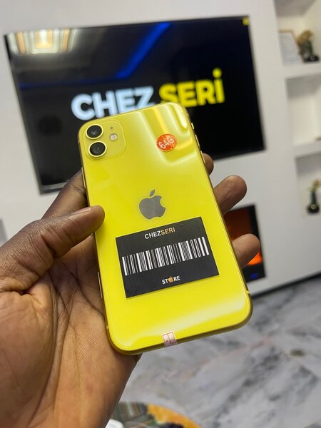 Yellow iPhone 11 - 64GB