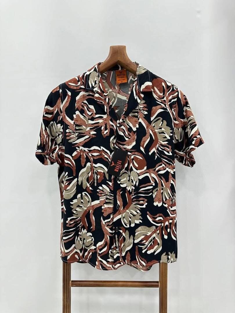 Chemise à motifs colorés