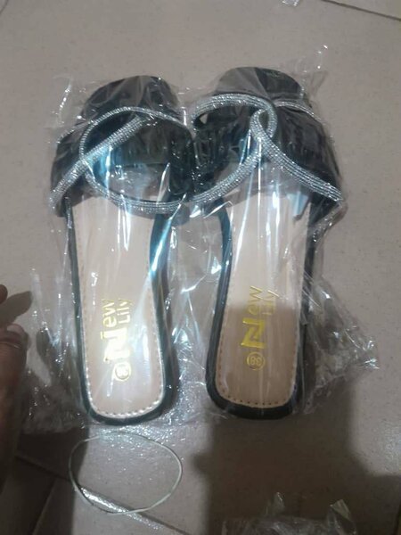 Ladies slippers