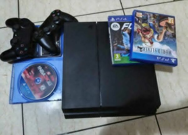 PS4 Sony