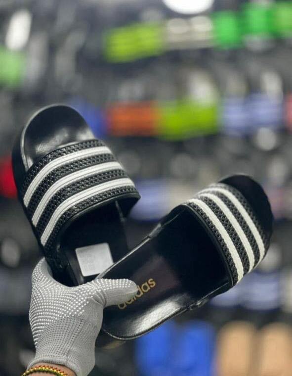 ADIDAS SLIDES