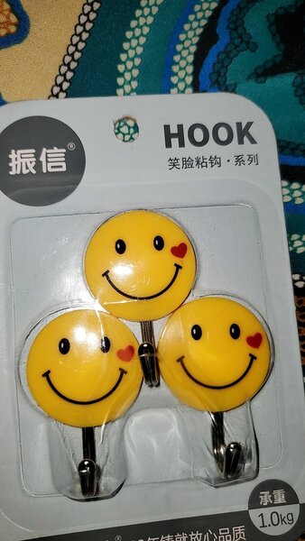 Crochet murale en smiley