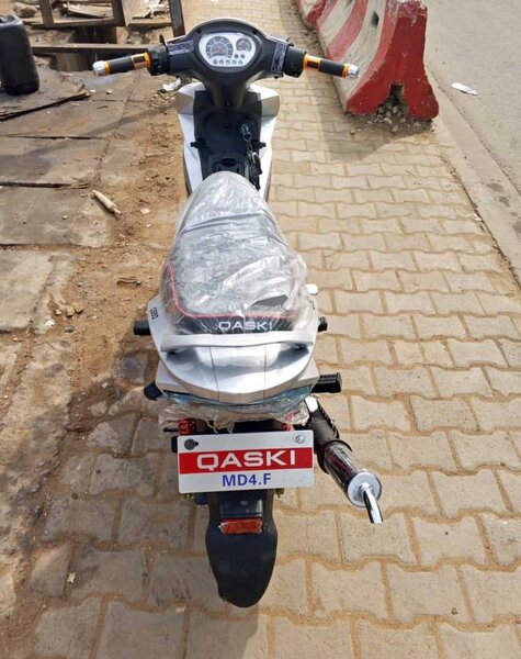 Scooter électrique Qaski élégant