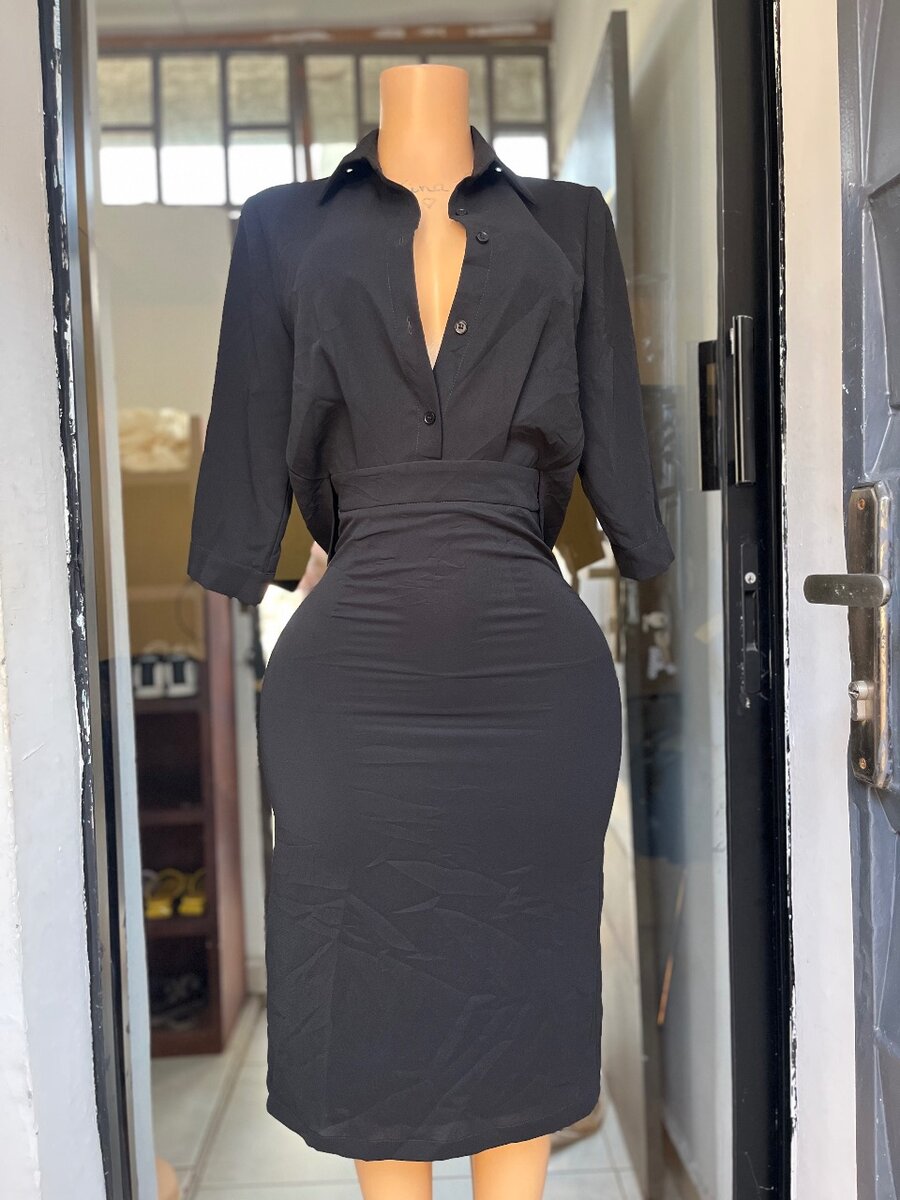 Robe noire élégante cintrée