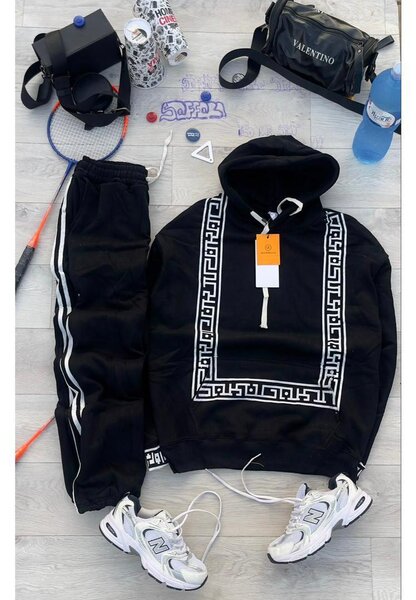 Ensemble de sport noir élégant