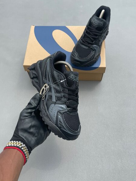 Baskets Noires Hommes Asics