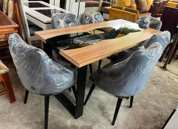 Table avec Chaises en Velours