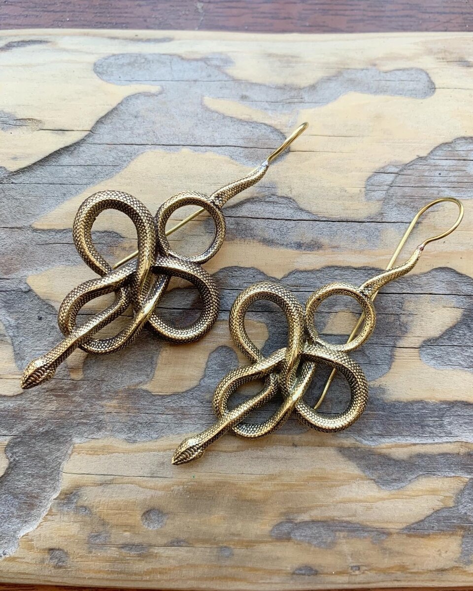 Серьги со змеями