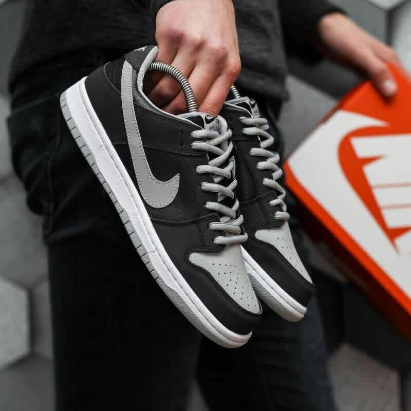 Baskets Nike Dunk Low Grises