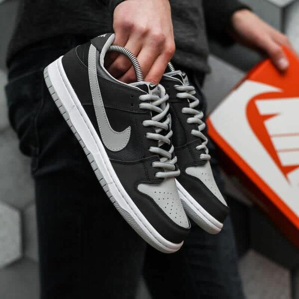 Baskets Nike Dunk Low Grises