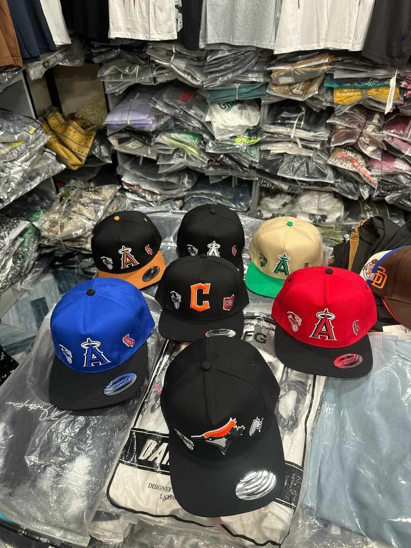 Casquettes à Logo Varié