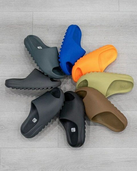 Sandales de plage colorées