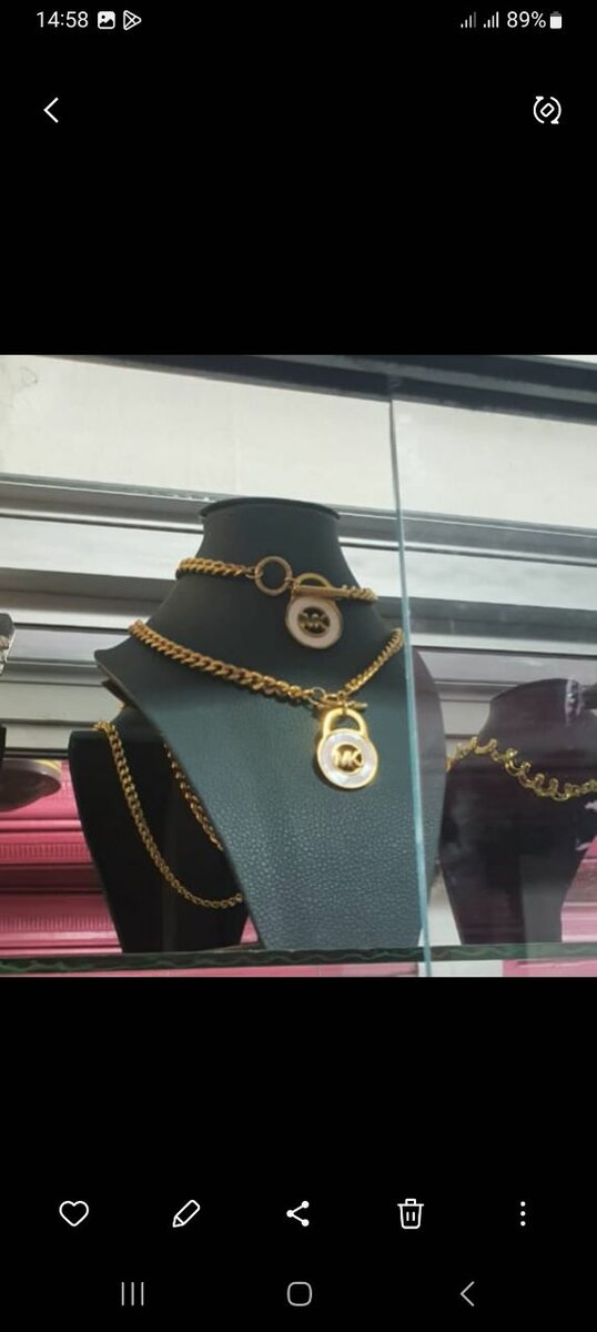 Collier Pendentif Doré Élégant