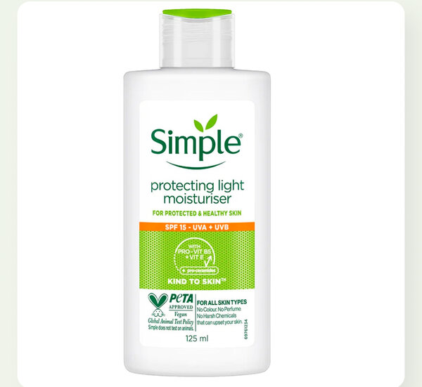SIMPLE PROTECTING LIGHT MOISTURISER