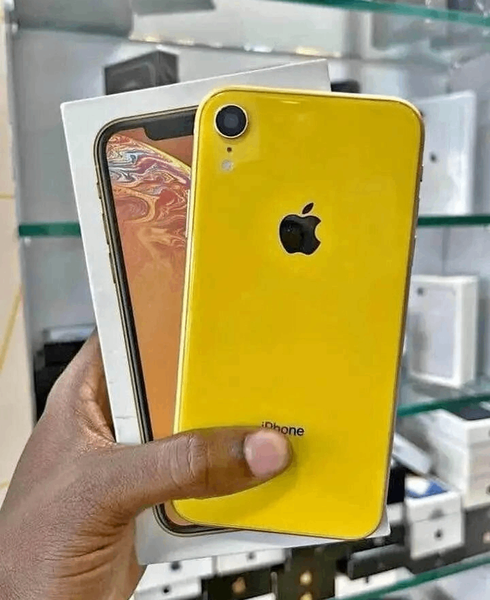 iPhone jaune XR déverrouillé