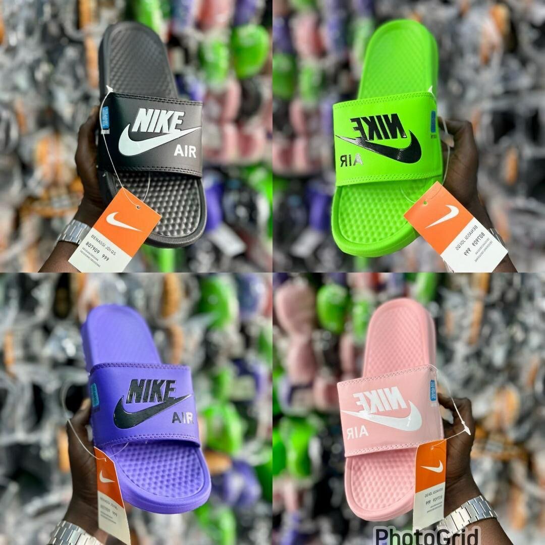 Claquettes de plage colorées Nike Air