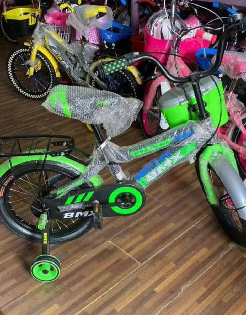 Vélo enfant sportif avec panier