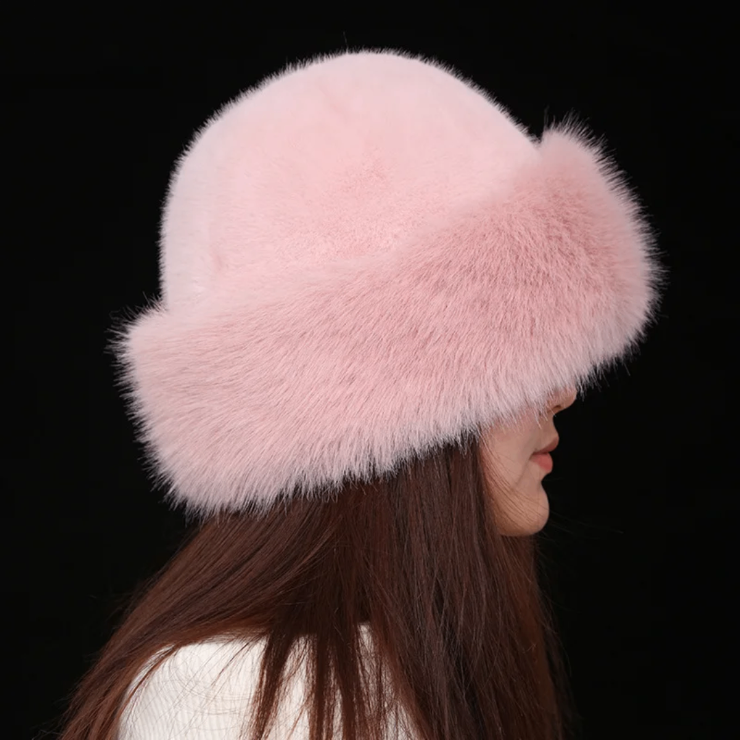 Chapeau en fausse fourrure élégant