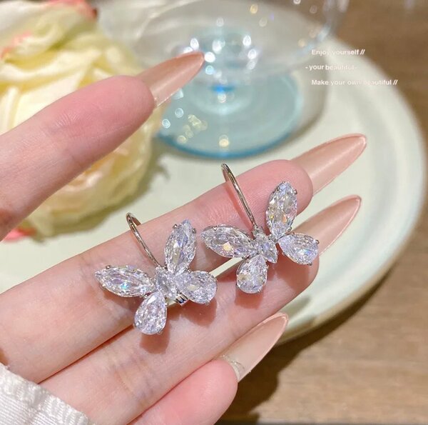 Boucles papillon cristal