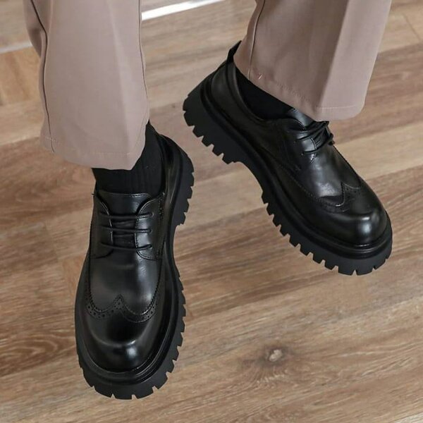 Chaussures Derby en cuir noir