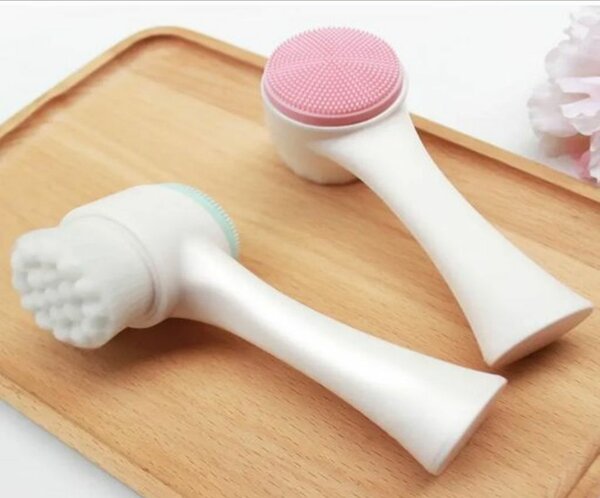 Facial Cleansing Brush