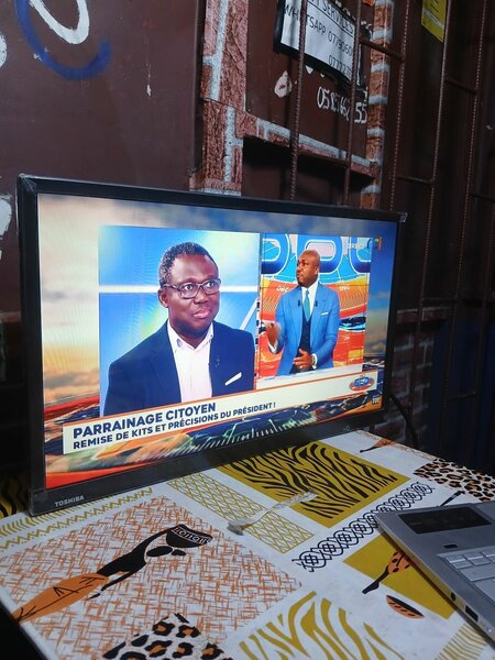 Toshiba Écran TV HD 24 pouces