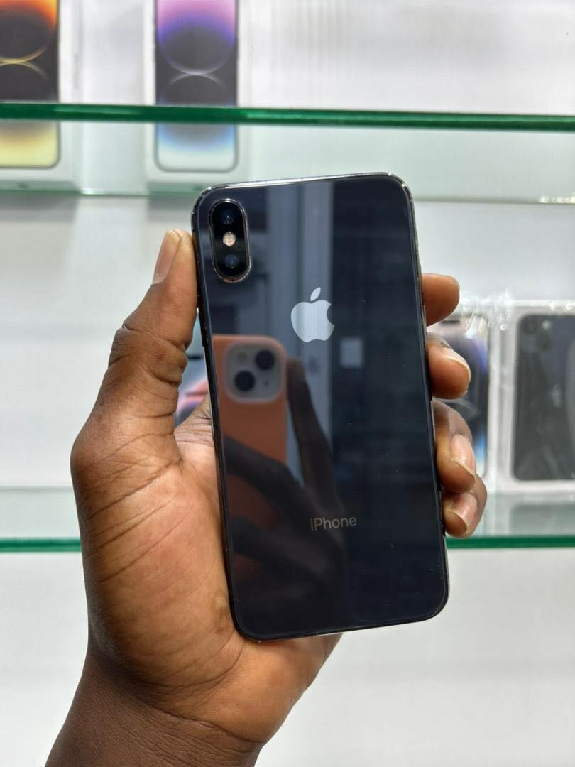 iPhone X 64go quasi neuf propre