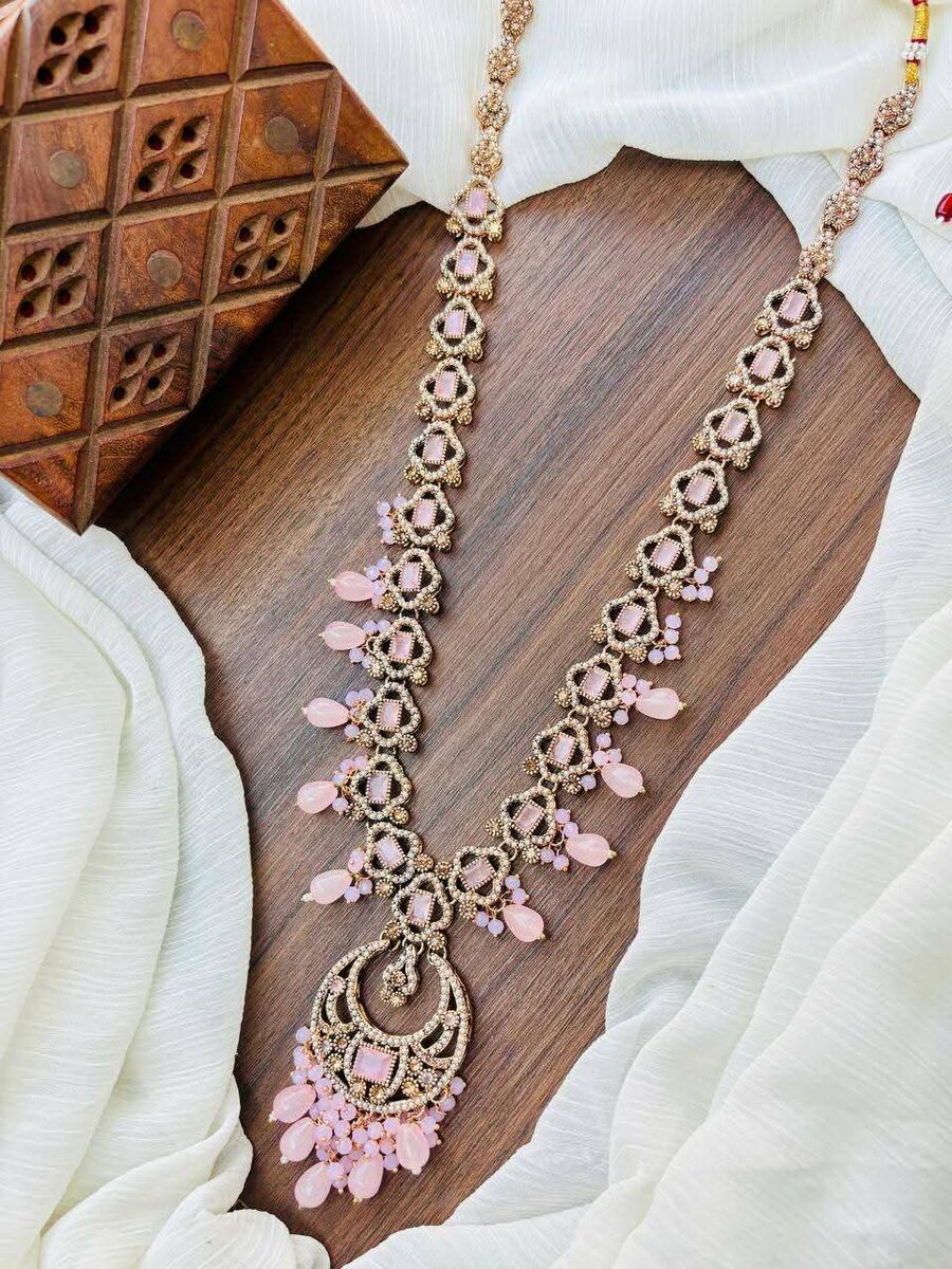 Ladies necklace