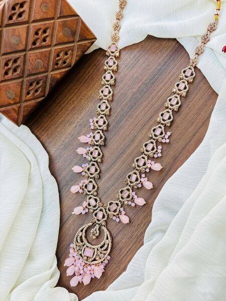 Ladies necklace