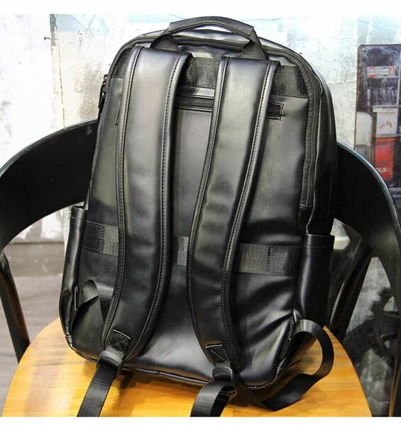 Sac à dos en cuir noir