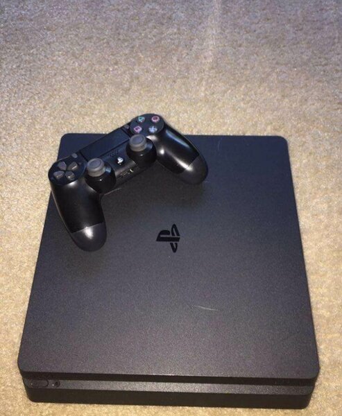 Console de jeu PlayStation 4