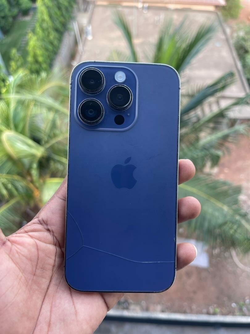 Esim locked iPhone 14pro 128gig, back crack swap allowed