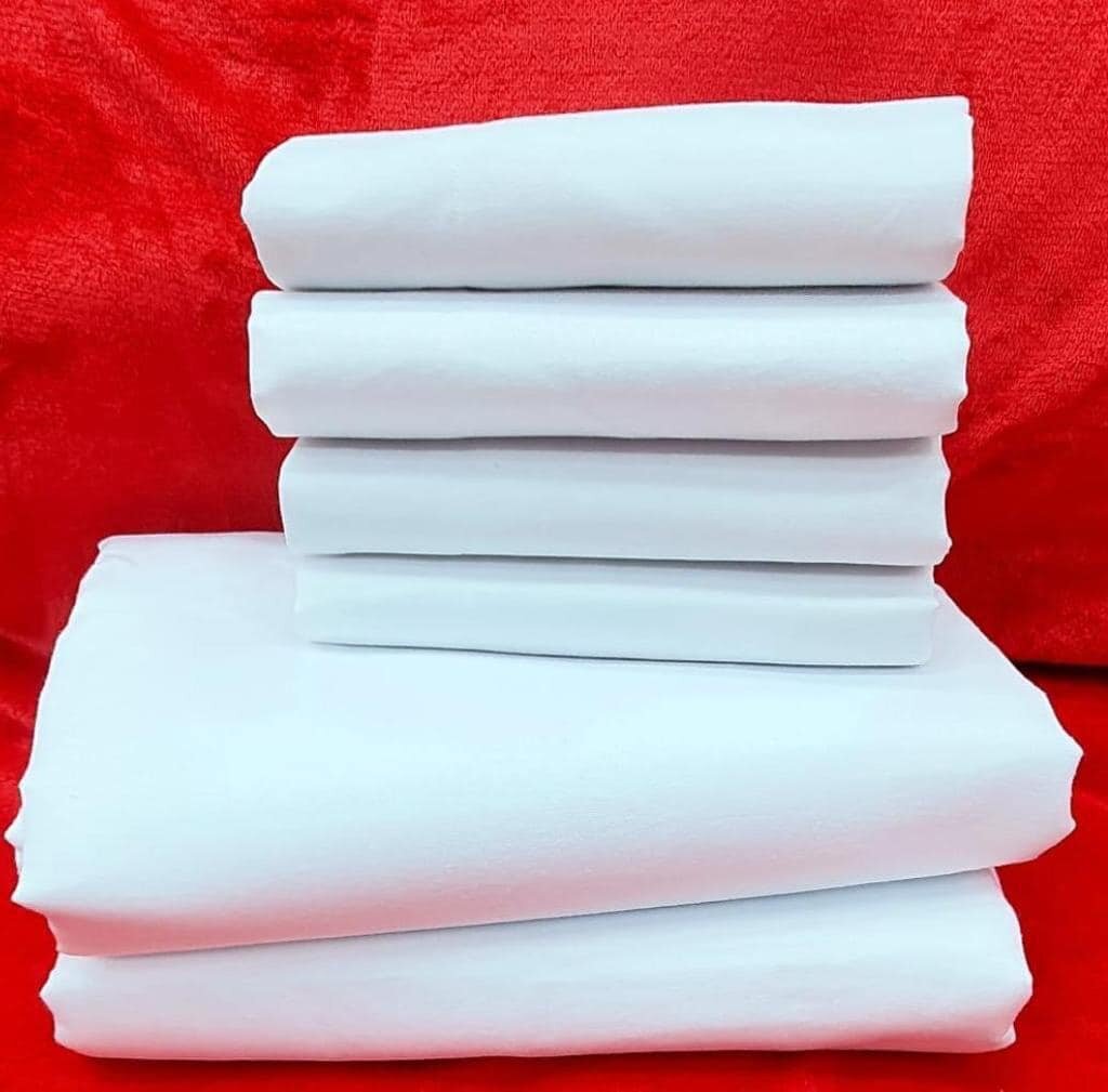 set includes 2 flat sheets and 4 pillowcases