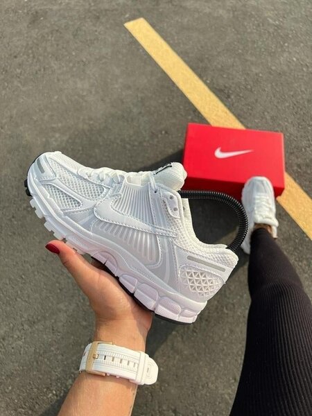 Baskets blanches unisexes tendance