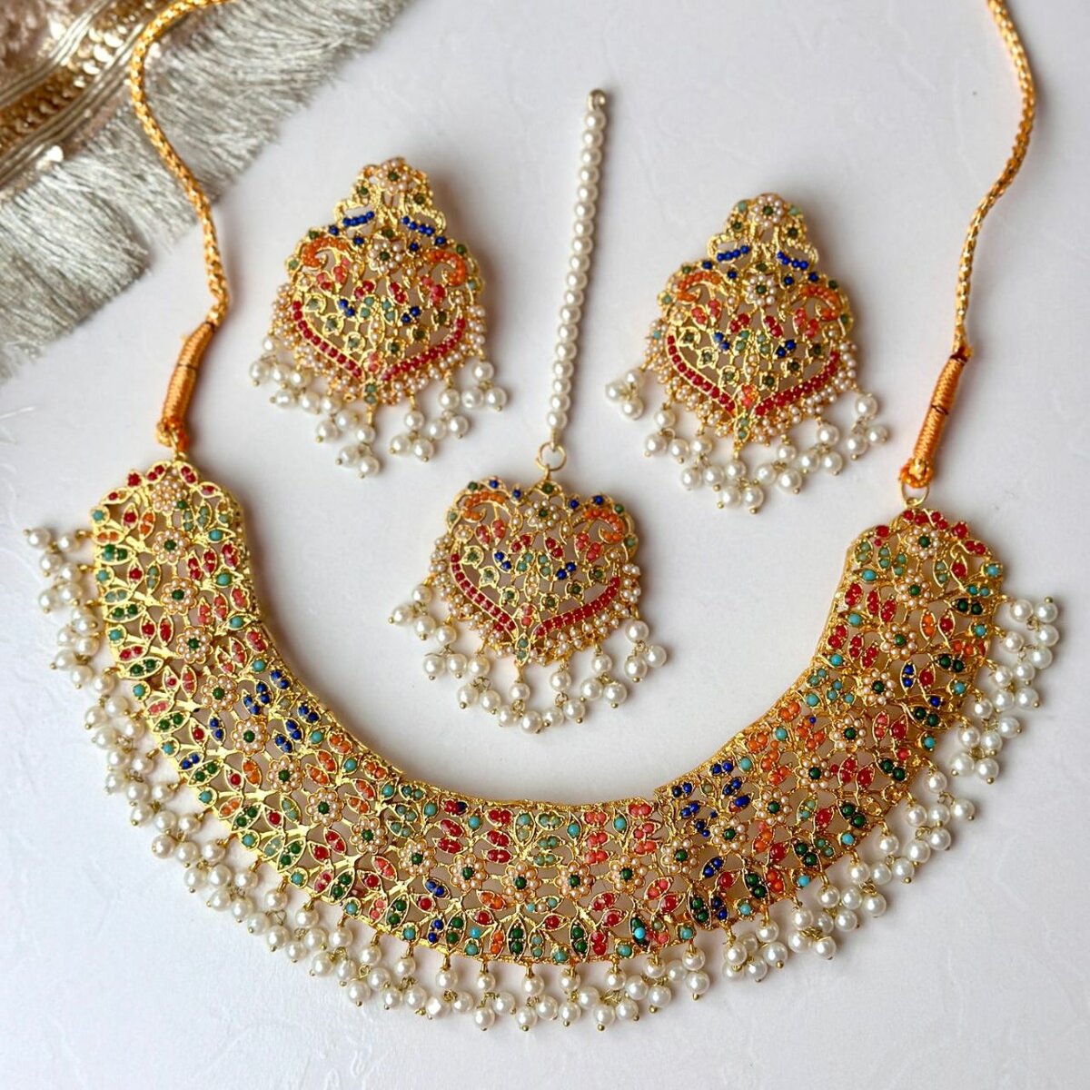 Ladies 3pc weddings set Nackless bindi topas