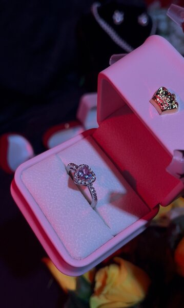 Bague de fiançailles en forme de coeur