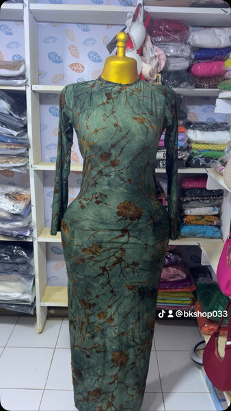 Robe élégante florale