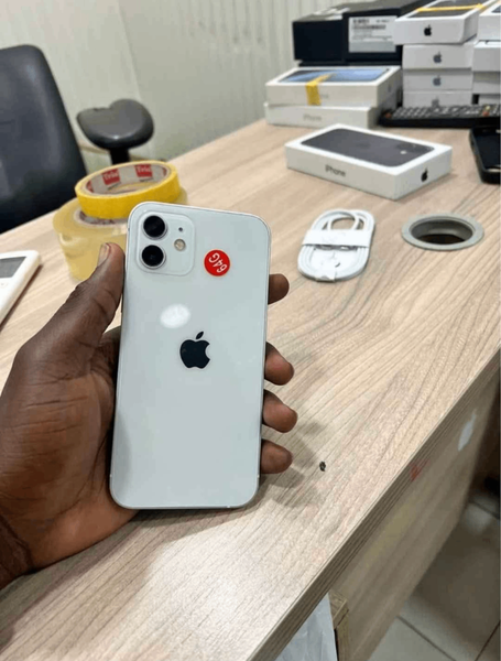 iPhone 12 min neuf d'occasion
